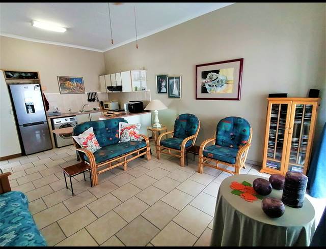 2 BEDROOM TOWNHOUSE FOR SALE IN MARGATE BEACH